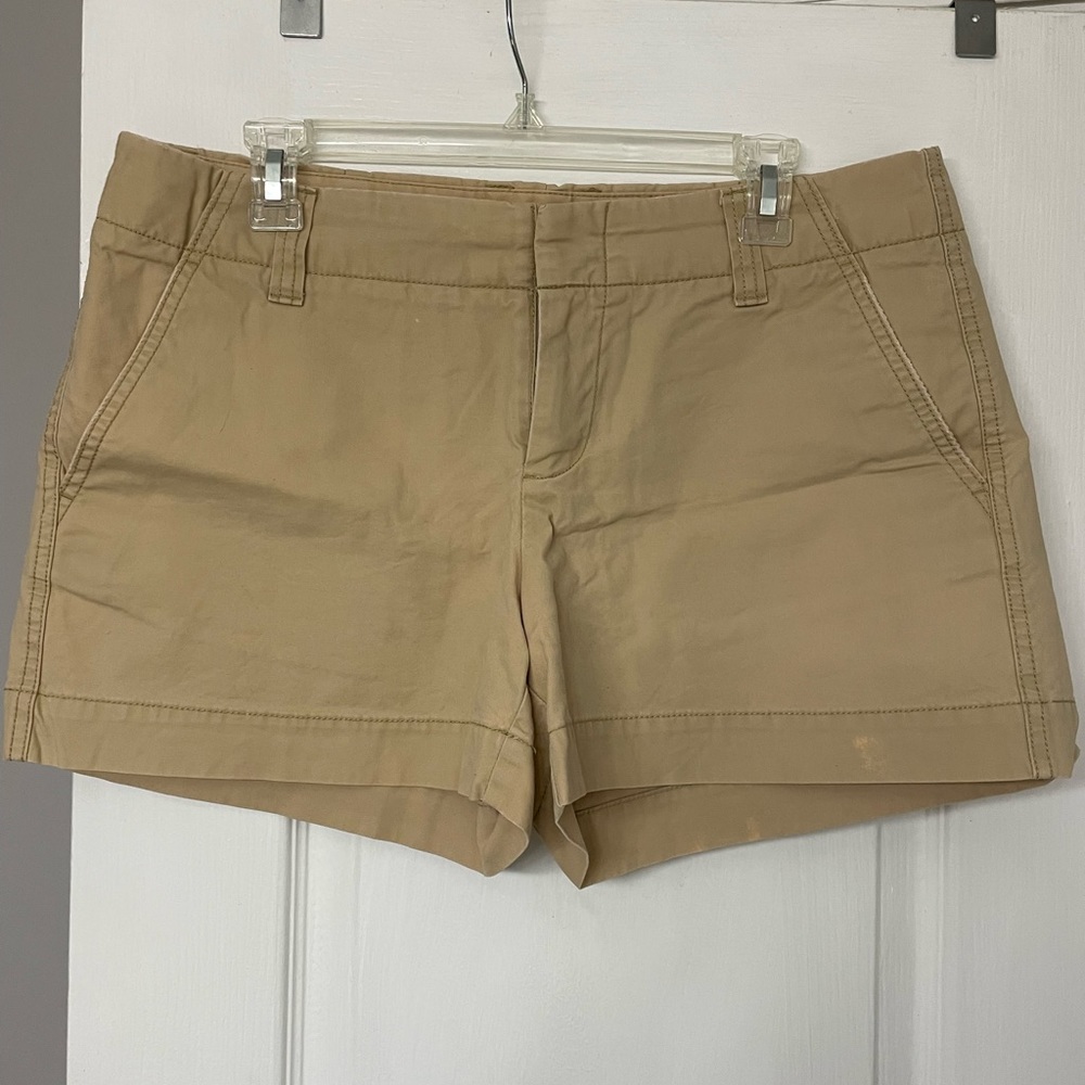 Women’s old navy favorite chino khaki shorts